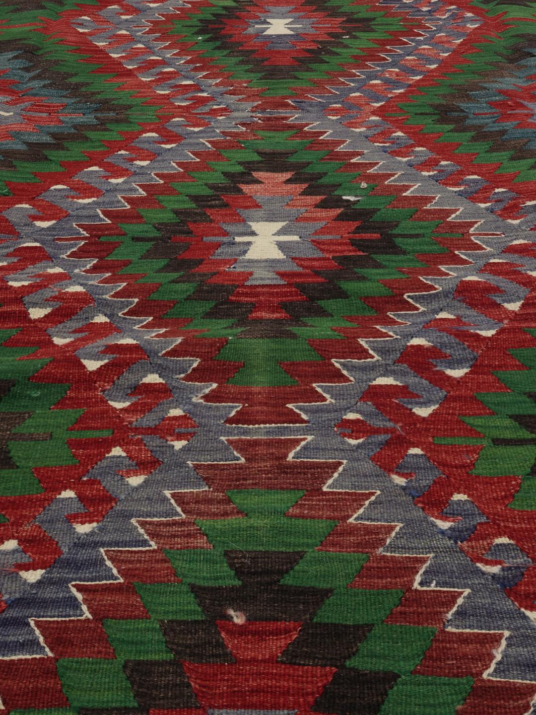 Handgeweven Turks Kilim-tapijt met levendige ruitpatronen in meerkleurige wol