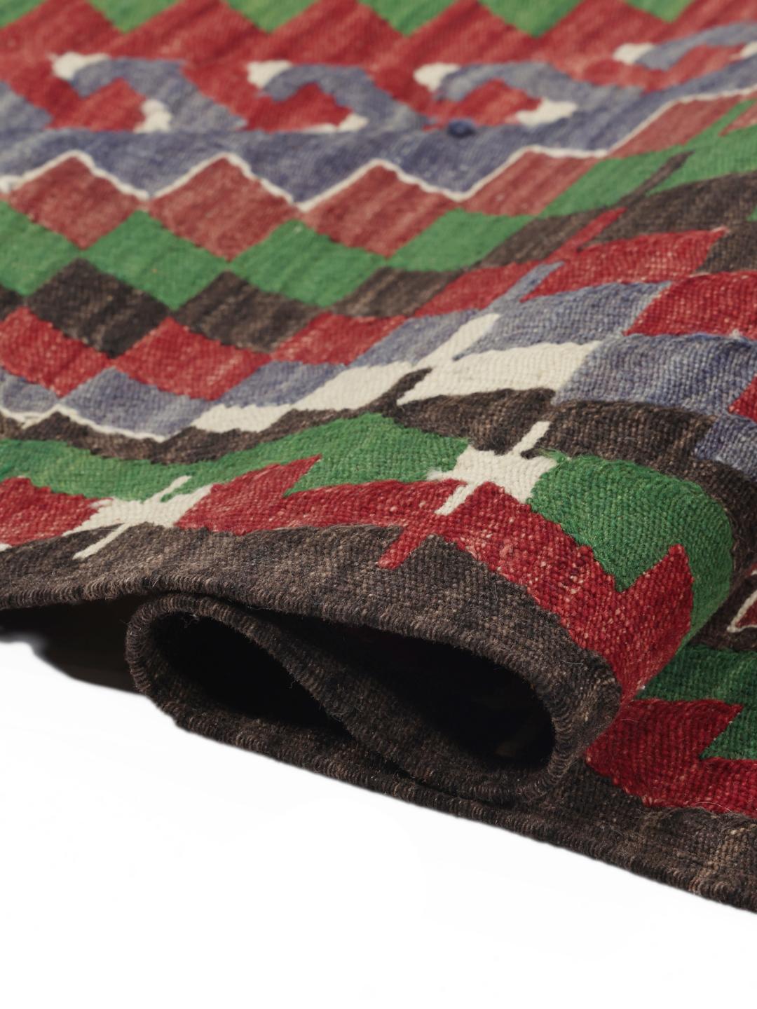 Handgeweven Turks Kilim-tapijt met levendige ruitpatronen in meerkleurige wol