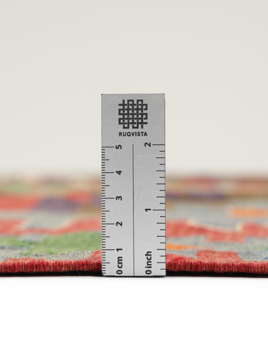 Tapis kelim turc vintage tissé à la main avec des motifs géométriques en losanges multicolores