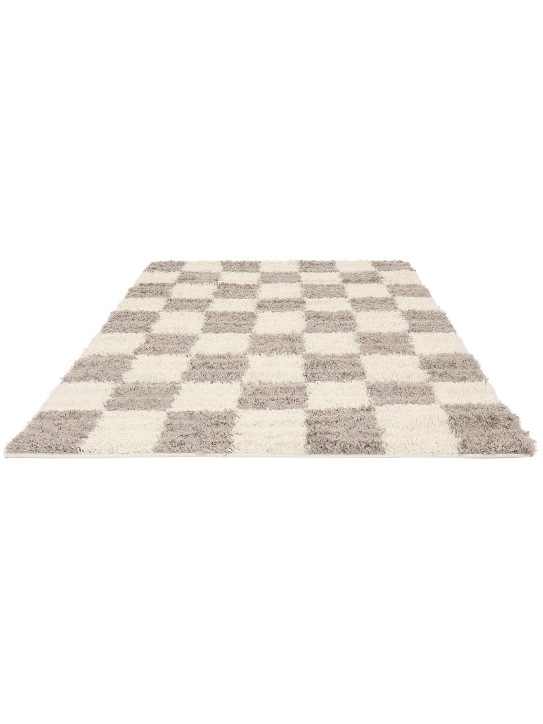 Tapis rectangulaire greige avec un motif à damier