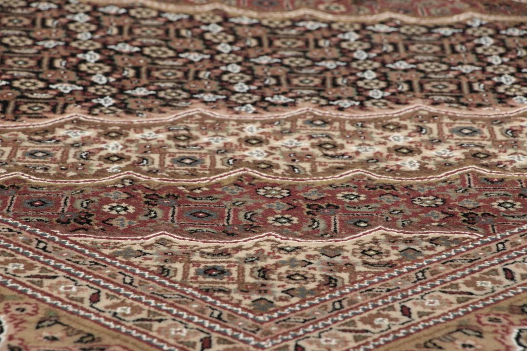 Ręcznie wiązany kwadratowy dywan Tabriz z Indii w odcieniach brązu i beżu