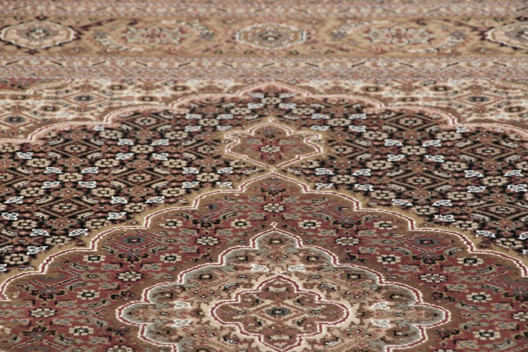 Ręcznie wiązany kwadratowy dywan Tabriz z Indii w odcieniach brązu i beżu