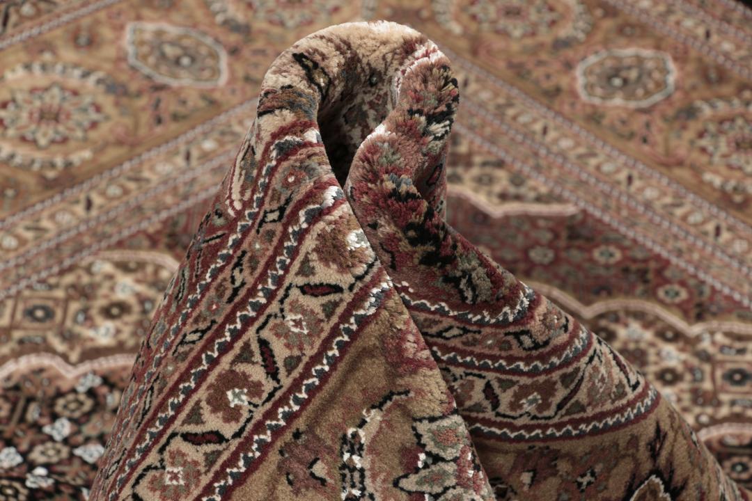 Ręcznie wiązany kwadratowy dywan Tabriz z Indii w odcieniach brązu i beżu