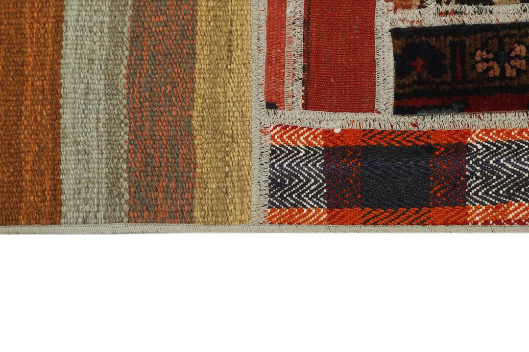 Tapis Patchwork Kelim au design multicolore, originaire du Moyen-Orient.