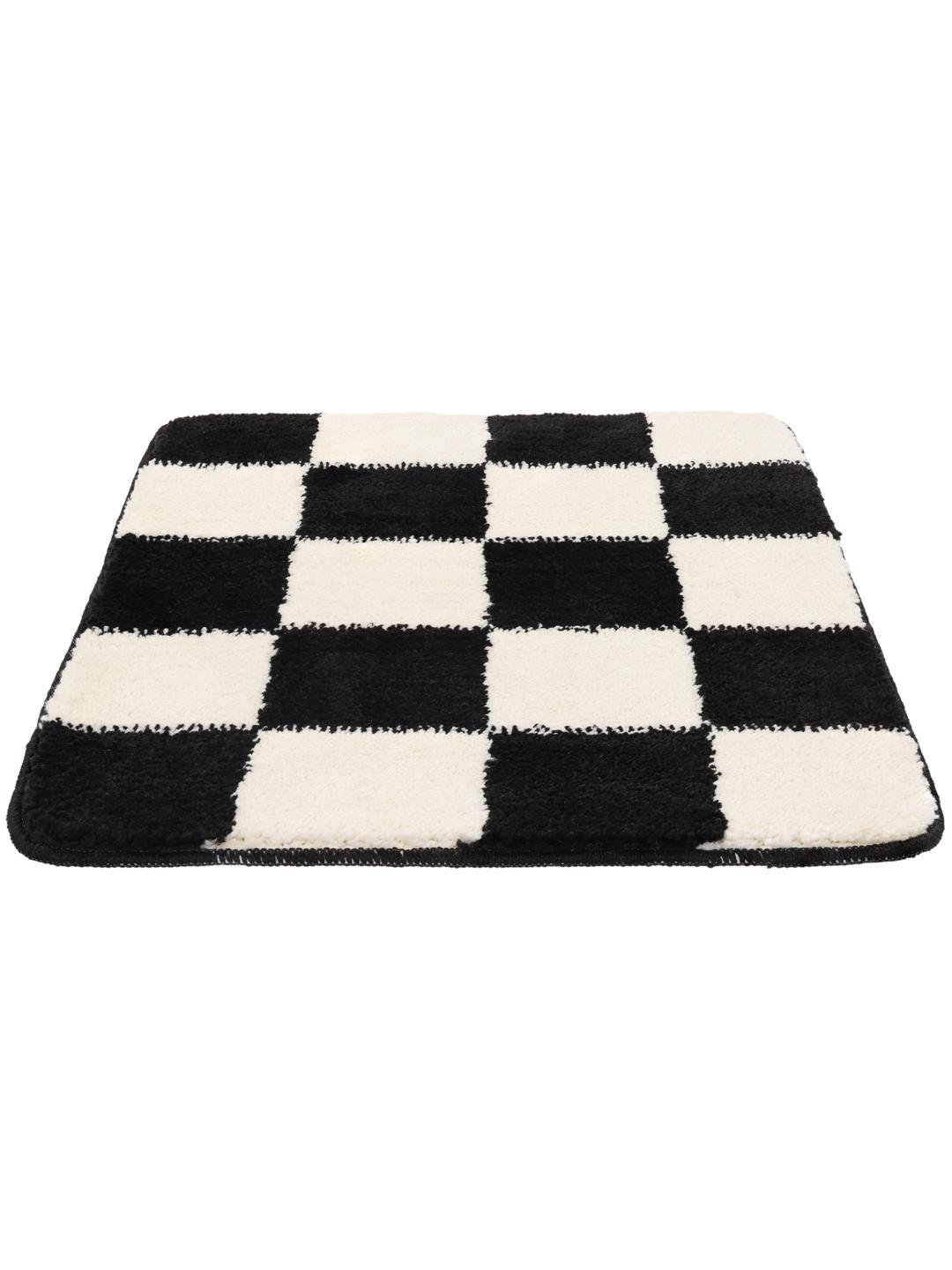 
    Luca Chess - Sort / Råhvid - 50 x 67 cm
  