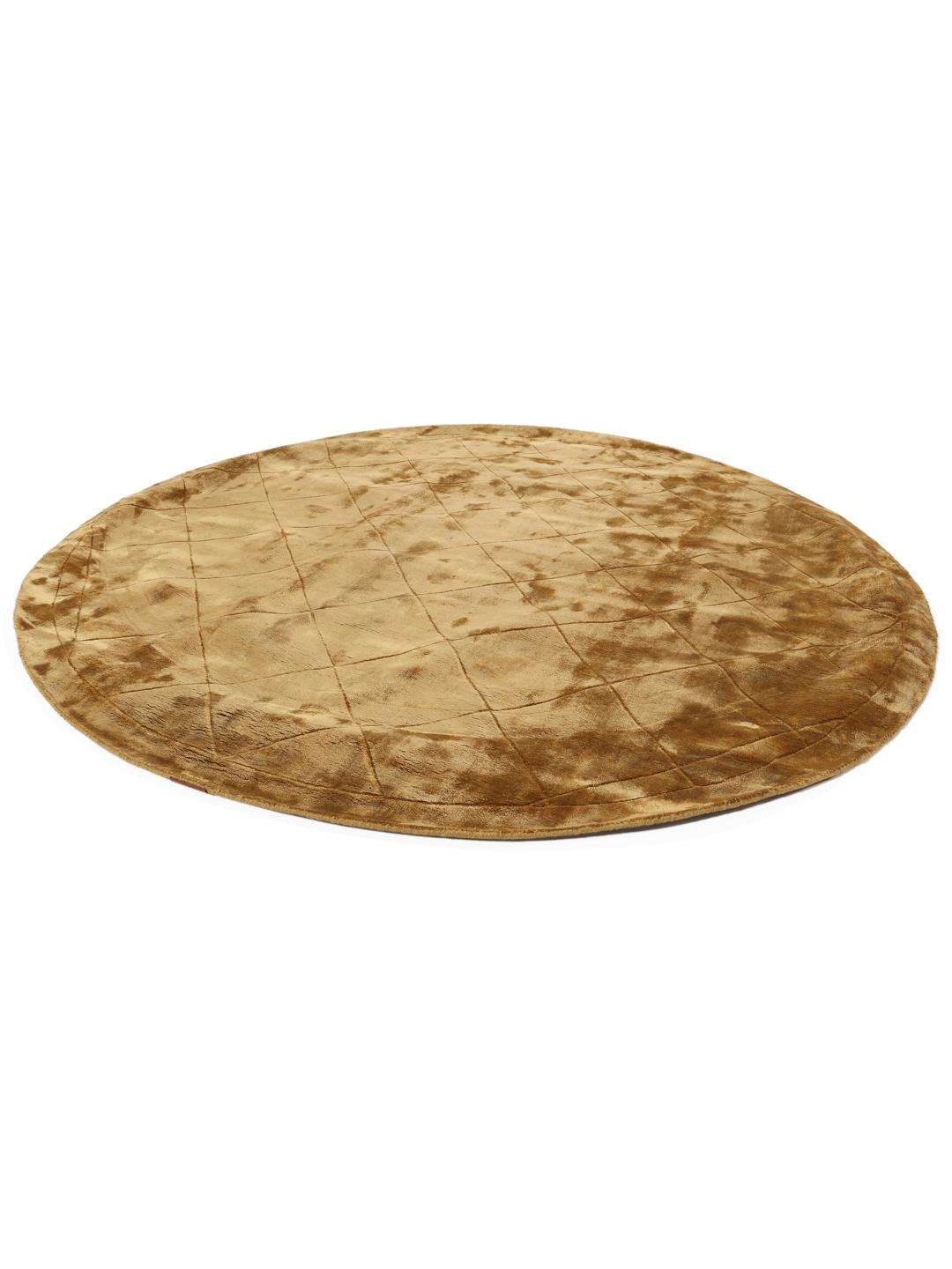 Rond goudkleurig vloerkleed met een diamantvormig quiltpatroon