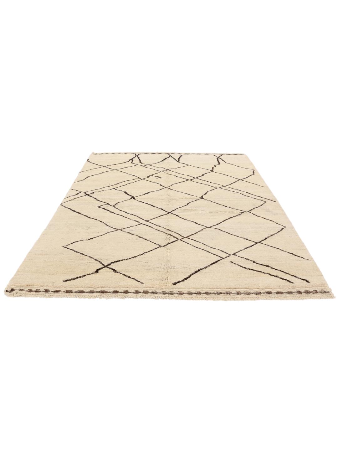 Handgeknoopt Afghaans tapijt met een neutraal beige veld en donkere geometrische lijnen