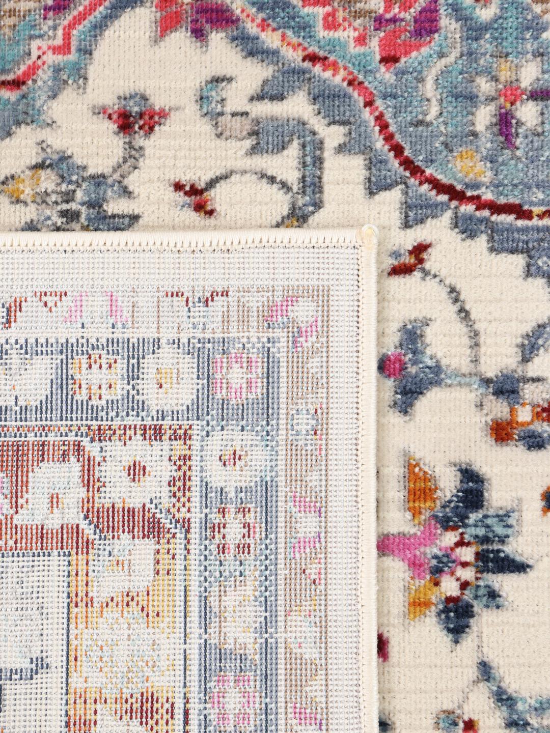 Multicolor tapijt met een klassiek medaillonpatroon