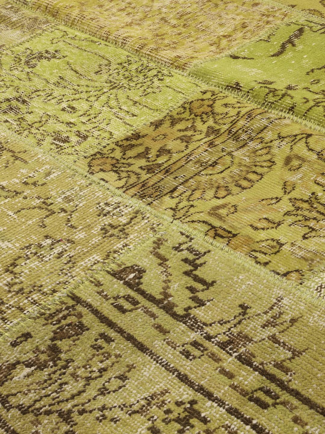 Een uniek handgemaakt groen patchwork tapijt uit het Midden-Oosten