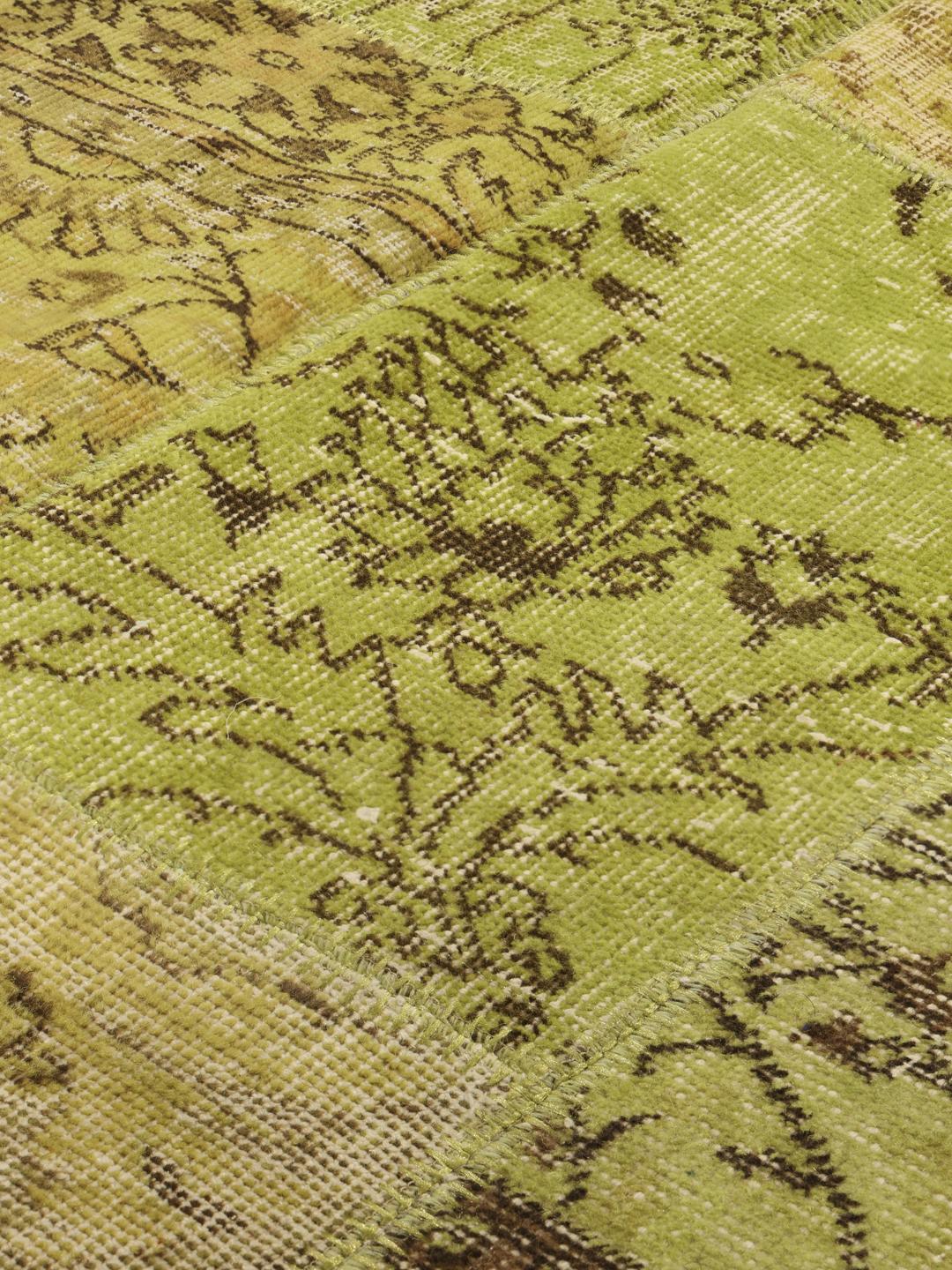 Een uniek handgemaakt groen patchwork tapijt uit het Midden-Oosten
