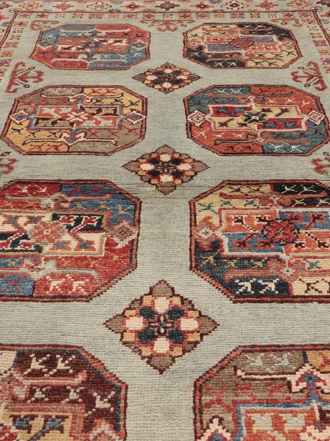 Handgeknüpfter afghanischer Teppich mit geometrischen Motiven aus beiger Wolle