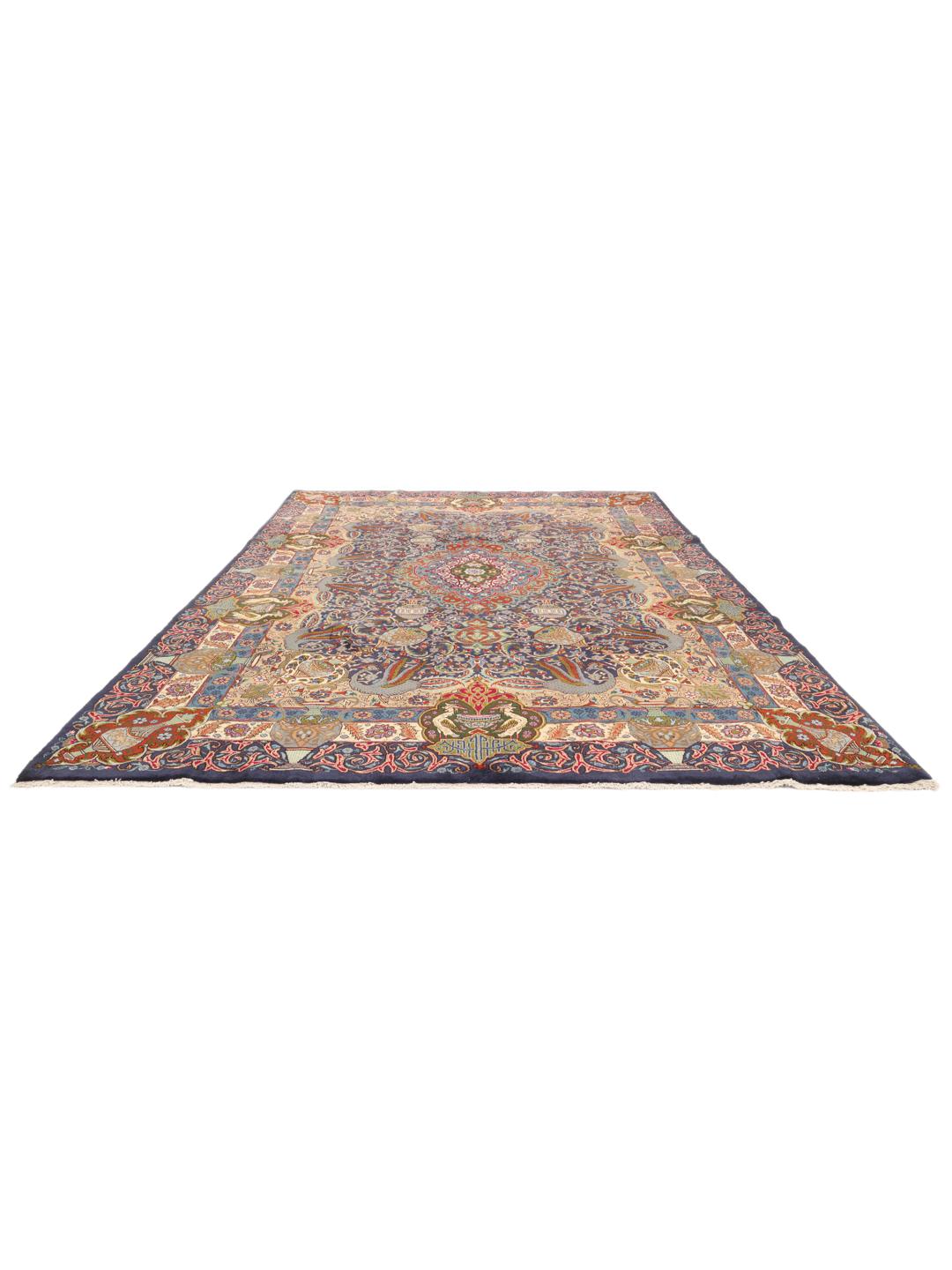 Een gedetailleerd Kashmar-tapijt uit het Midden-Oosten met een levendig blauw en rood bloemenpatroon.