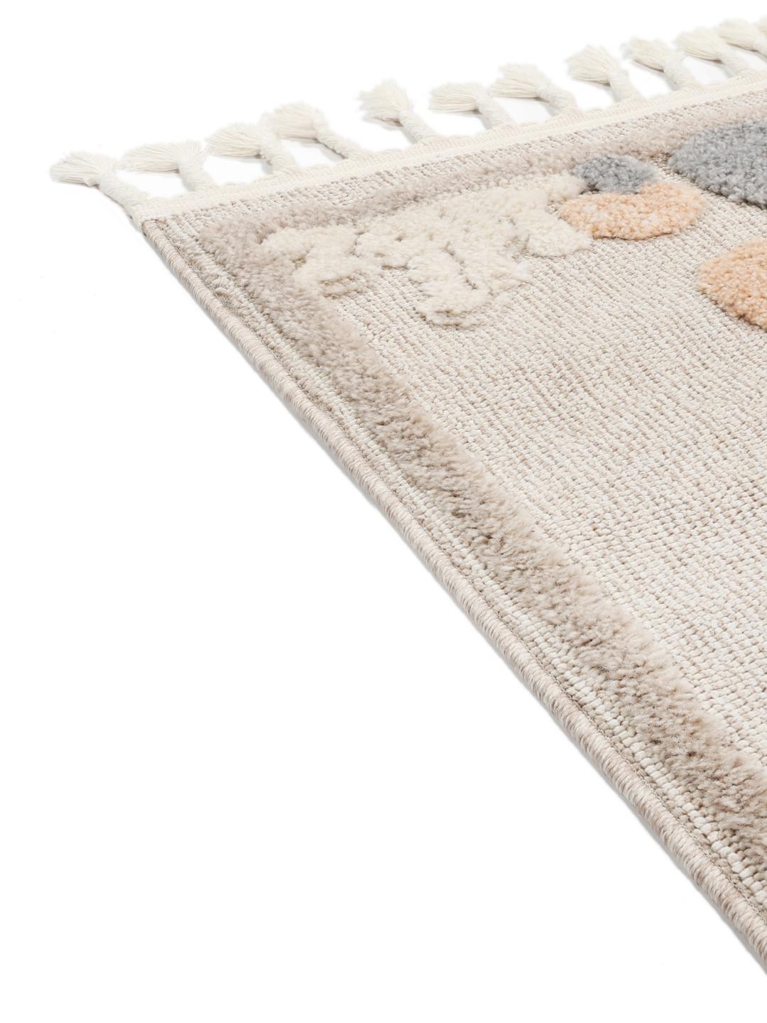 Et forunderligt Mushroom Forest tæppe i beige, terracotta og rød med et motiv af en regnbue og skyer.