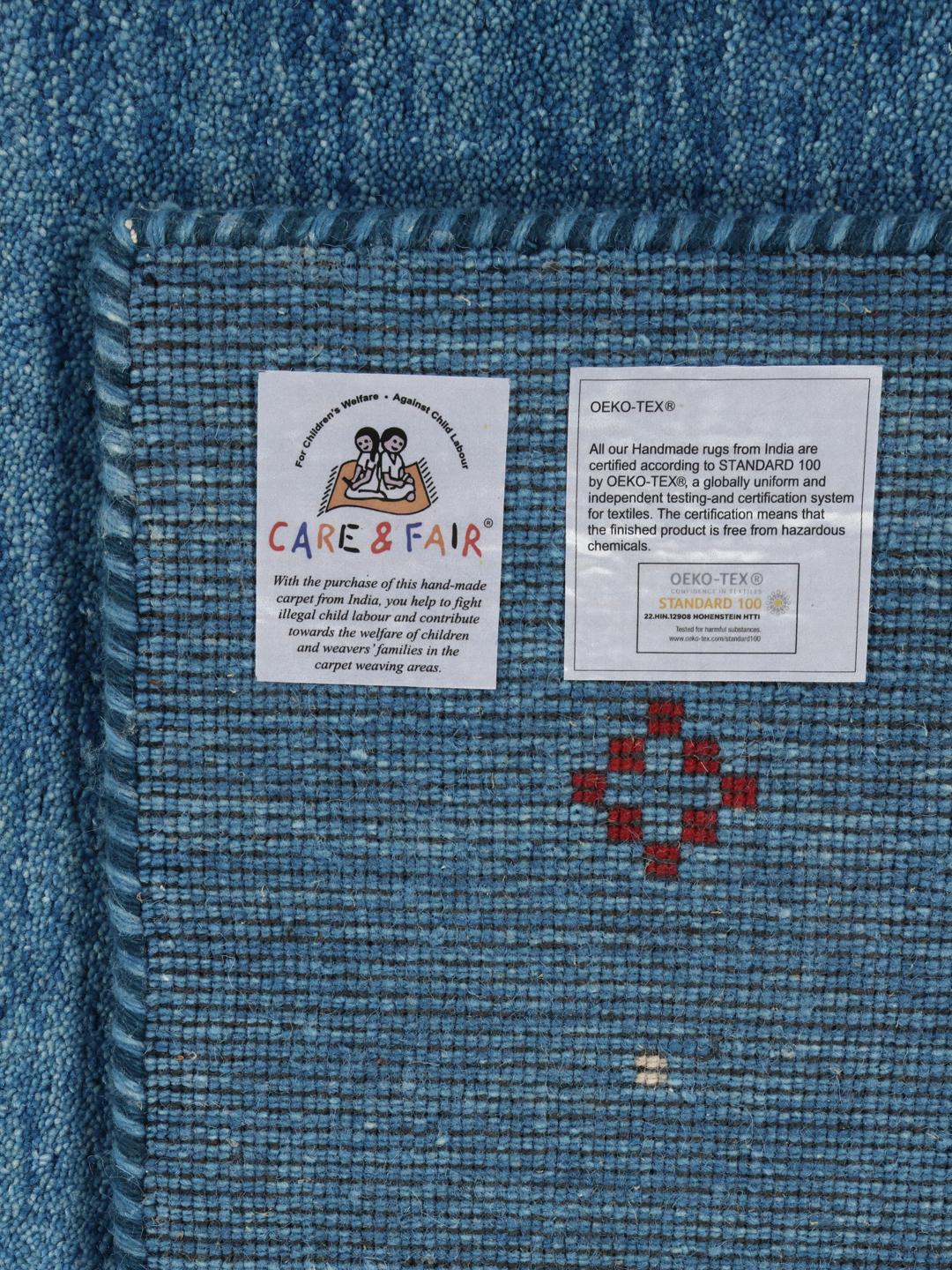 blauw tapijt