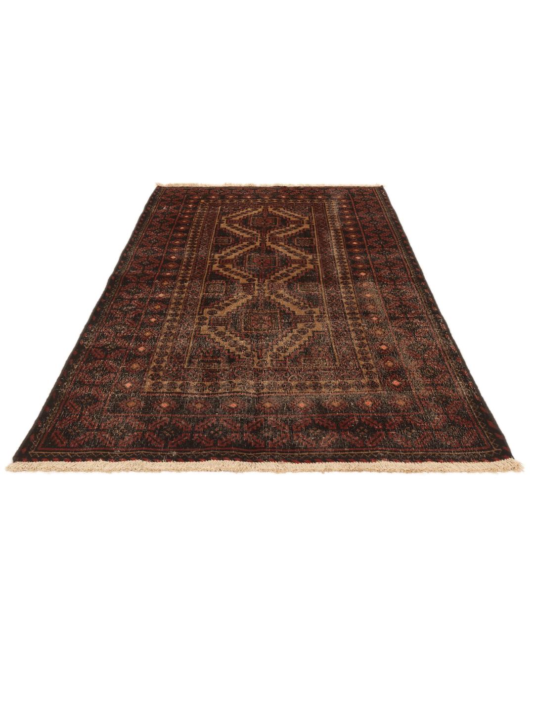 Håndknyttet Beluch-tæppe med en mørkerød patina og traditionelle geometriske motiver.