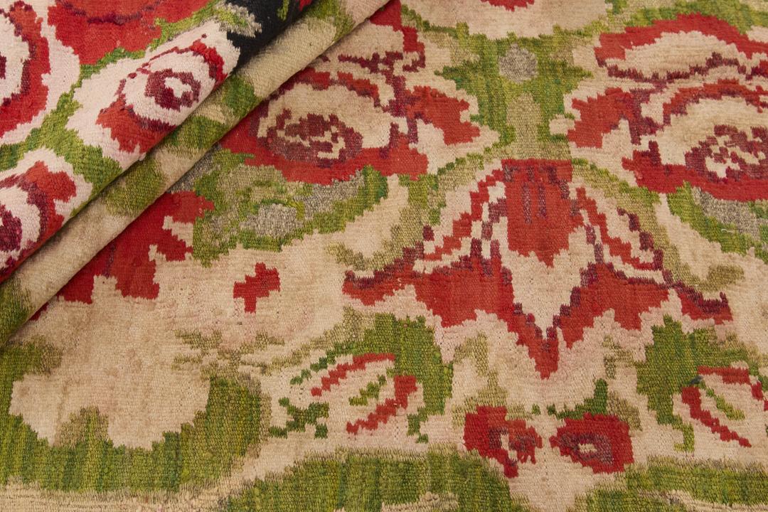 Handgeweven Moldavische Kelim met bloemmotieven van rozen in multicolor wol