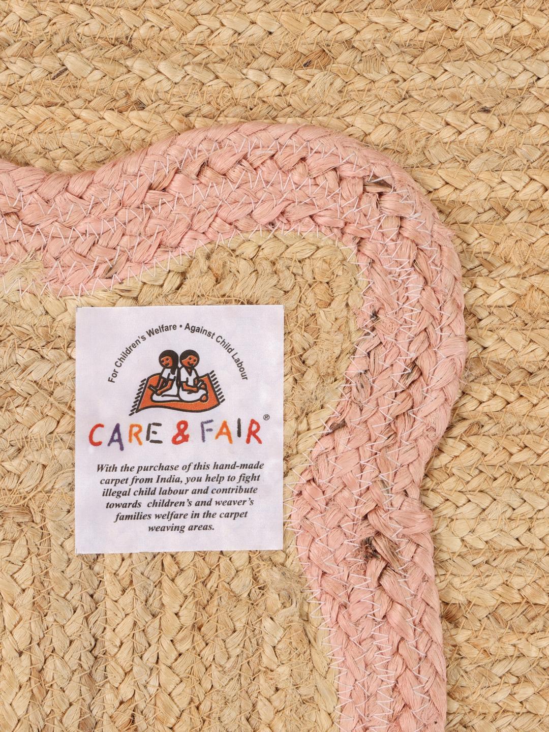 Beige en roze tapijt met een golvende rand
