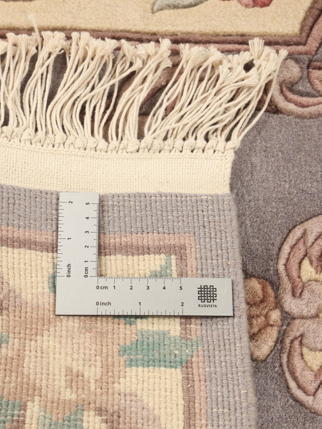 Håndknyttet kinesisk tæppe med blomstermønster i grå og beige