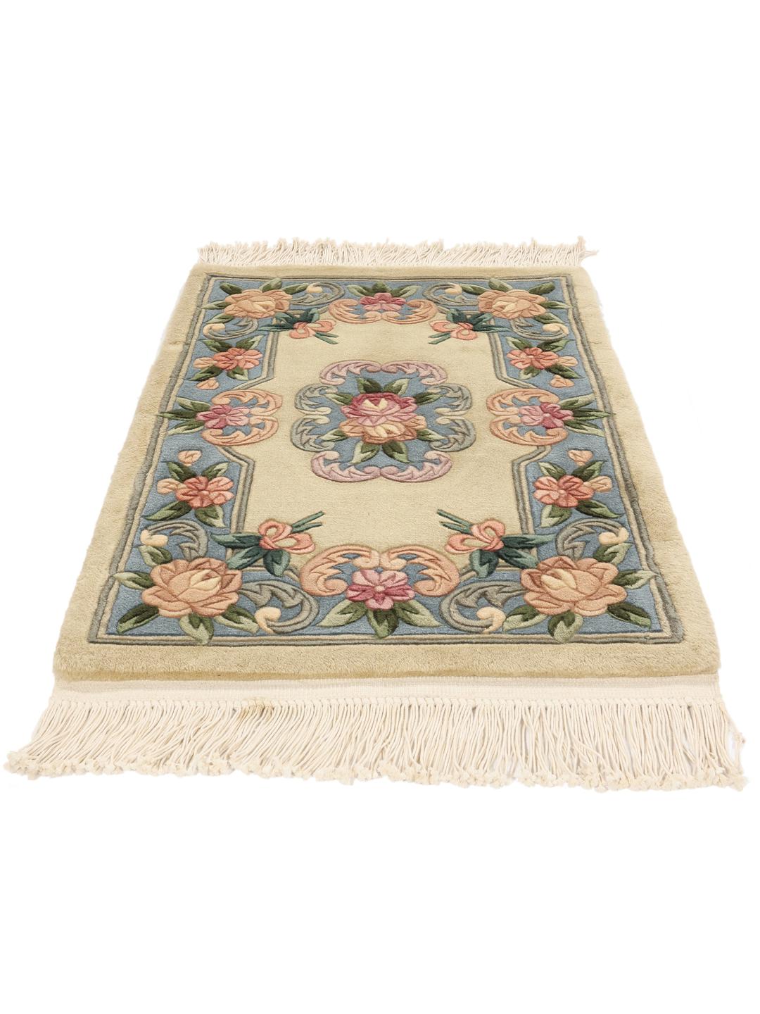 Håndknyttet kinesisk tæppe med blomstermotiver i blå og beige