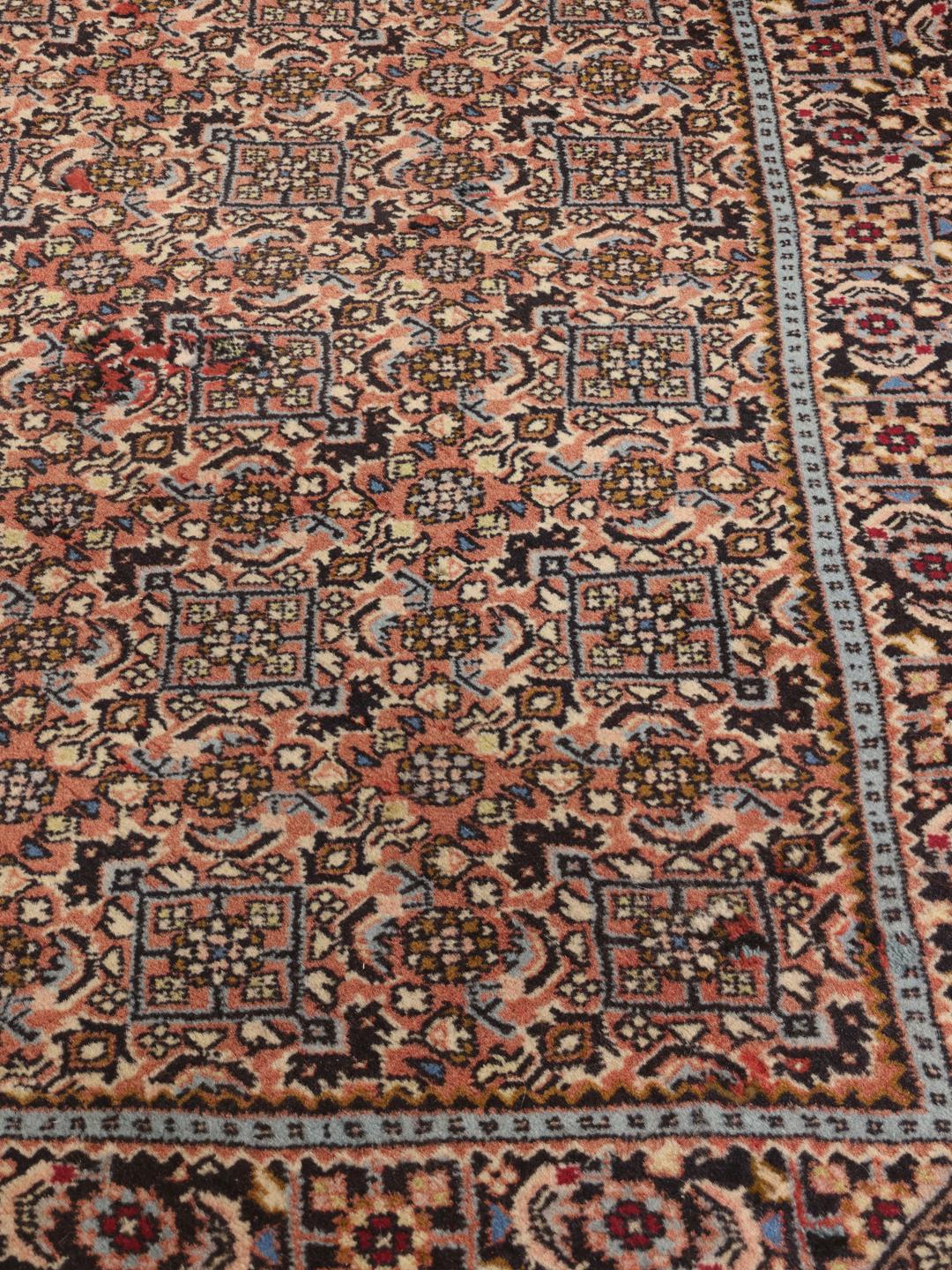 Handgeknoopt Bidjar Zandjan tapijt met veelkleurige geometrische patronen uit het Midden-Oosten
