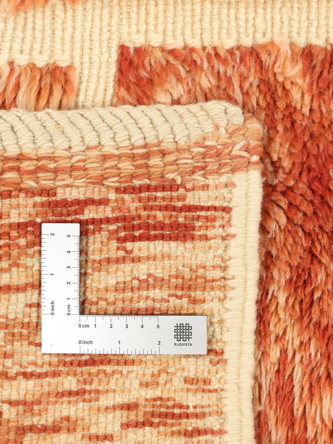Handgeknoopt Marokkaans Berber tapijt met een rood en beige geometrisch blokpatroon