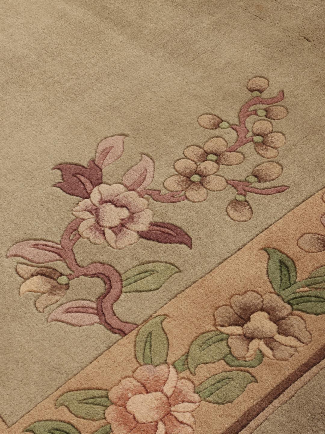Handgeknoopt Chinees tapijt met bloemmotieven in beige