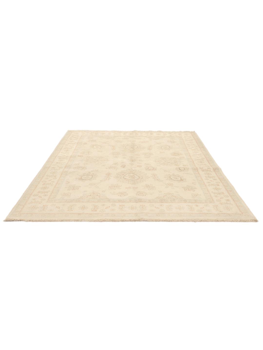 Handgeknoopt Ziegler-tapijt uit Afghanistan in beige met bloemmotieven