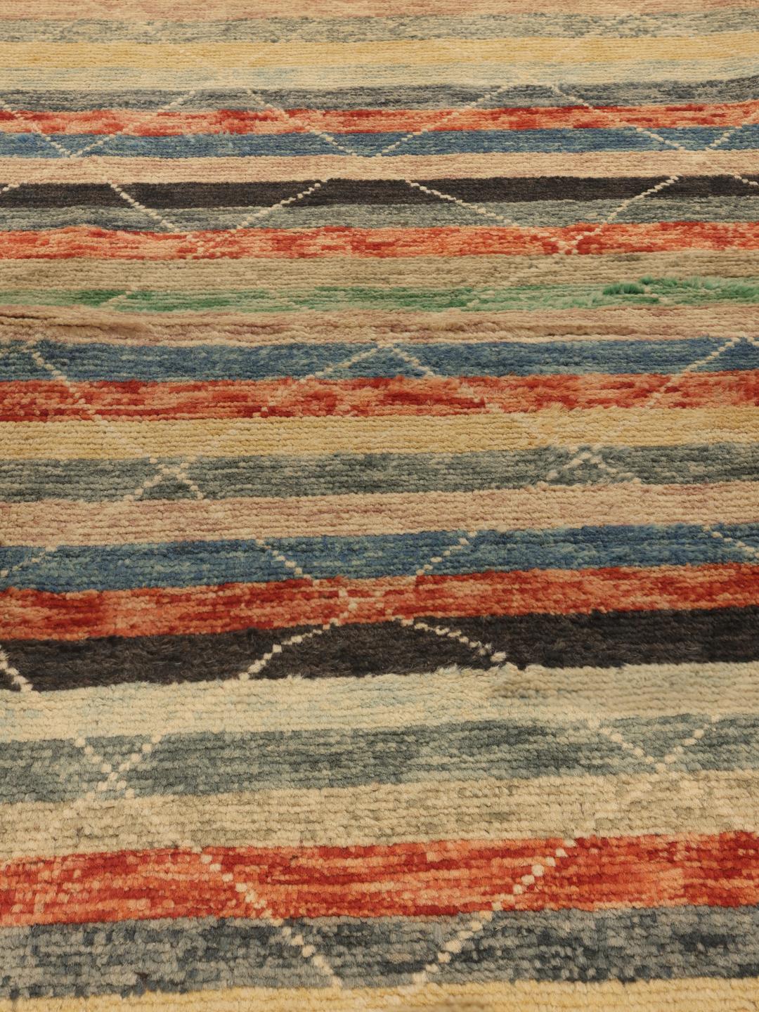 Tapis afghan noué à la main avec un motif rayé multicolore