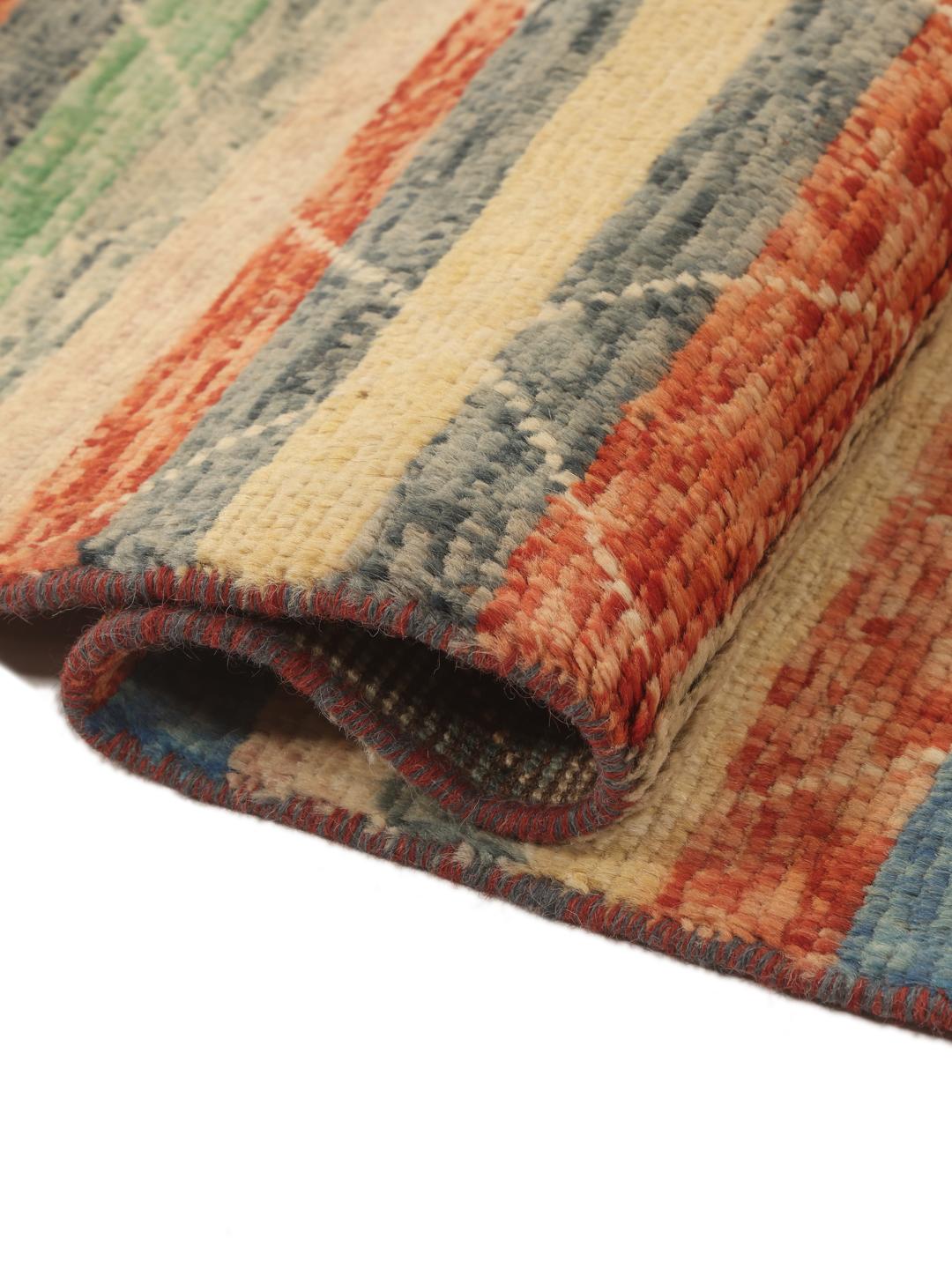 Tapis afghan noué à la main avec un motif rayé multicolore