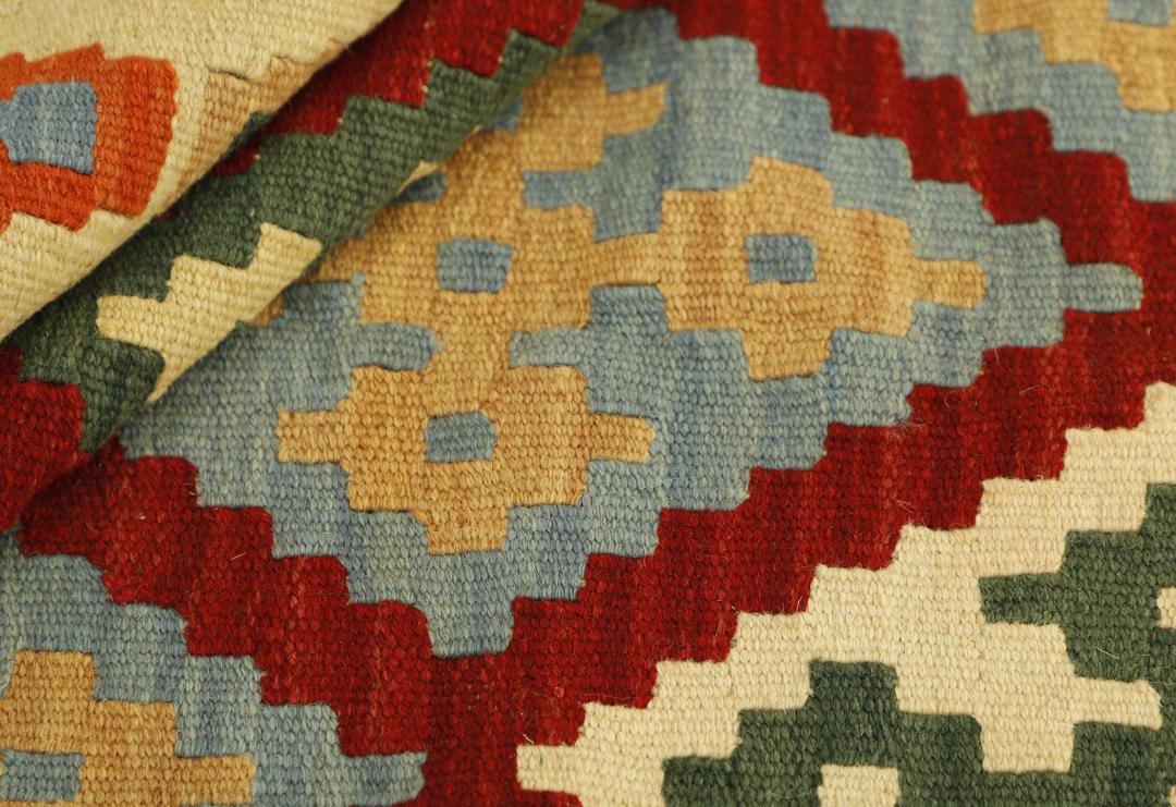 Håndvævet flerfarvet Kilim-tæppe med geometriske diamantmotiver fra Mellemøsten