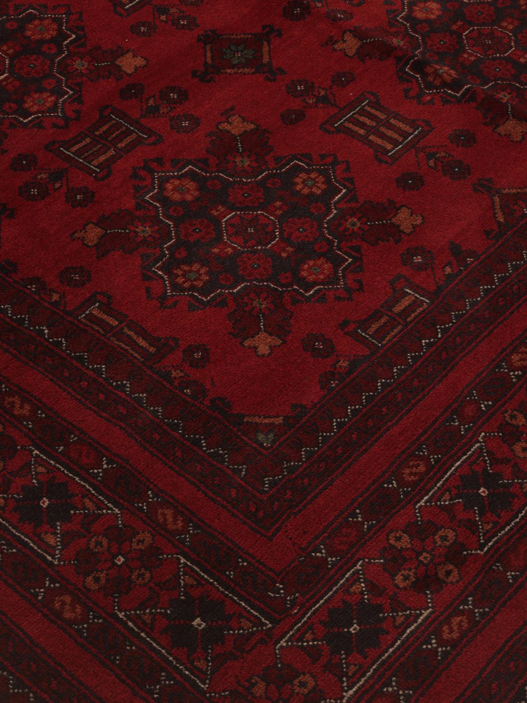 Tapis Afghan Khal Mohammadi rouge foncé avec des motifs géométriques traditionnels