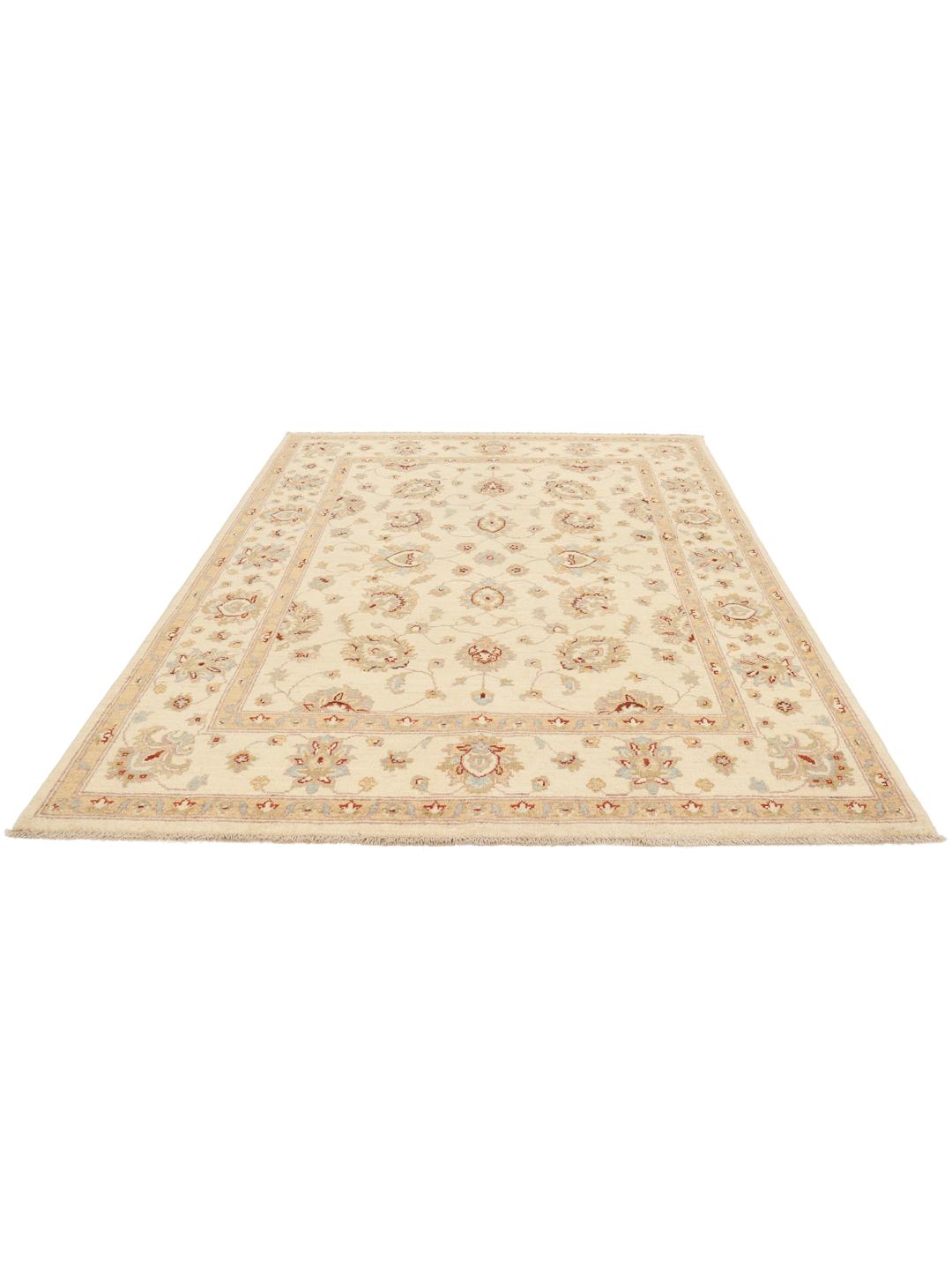 Covor pakistanez înnodat manual cu modele florale în nuanțe de bej