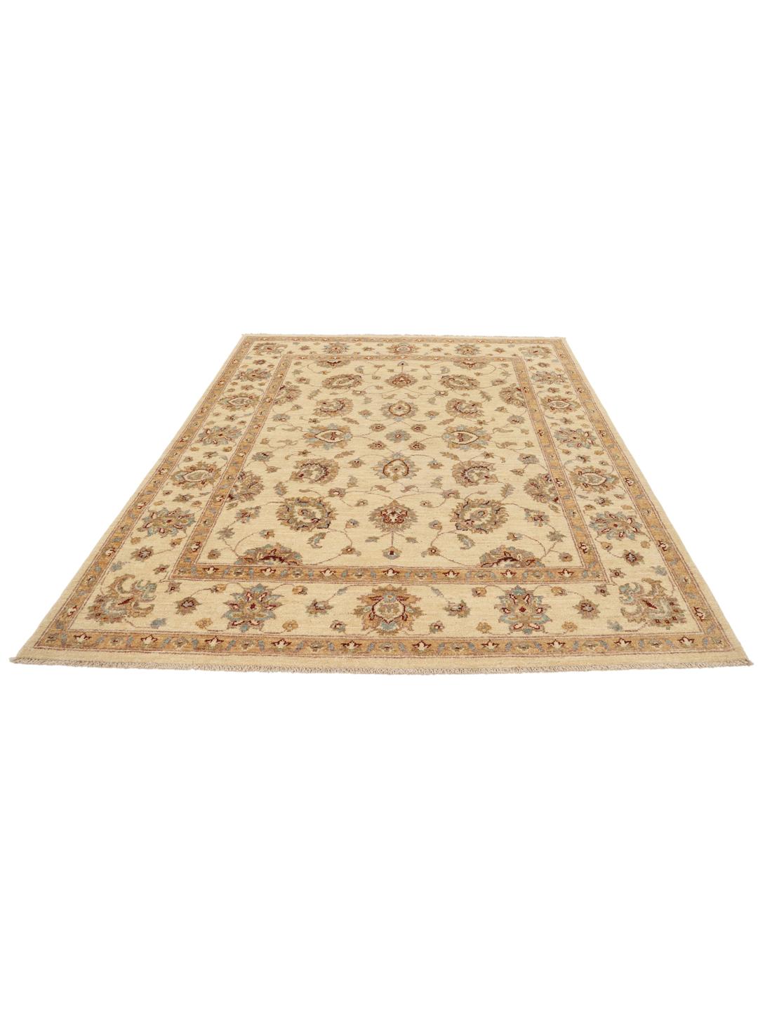 Covor pakistanez înnodat manual cu modele florale în nuanțe de bej