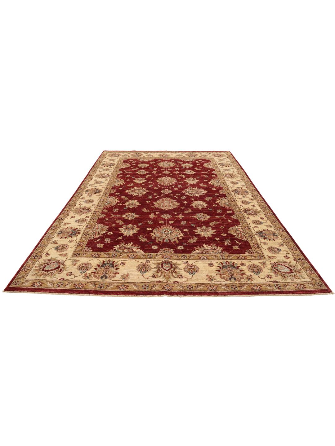 Covor Ziegler Fine înnodat manual din Pakistan cu un design floral în roșu și bej.