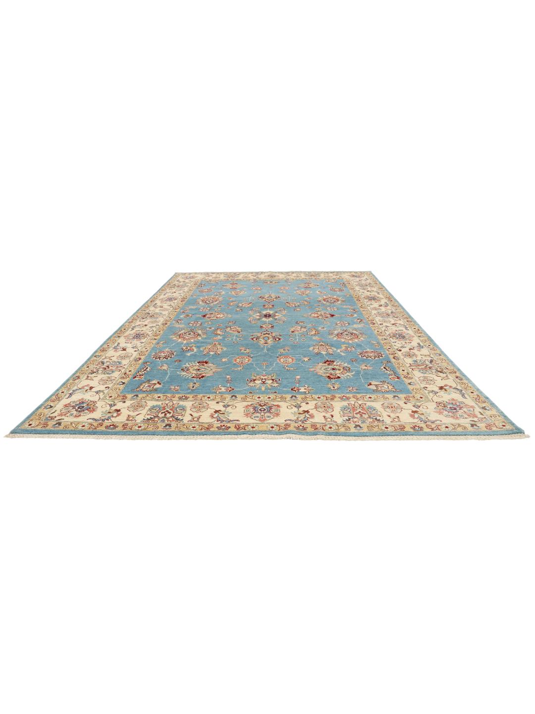 Handgeknoopt Ziegler Fine tapijt uit Pakistan met een blauw veld en bloemmotieven.