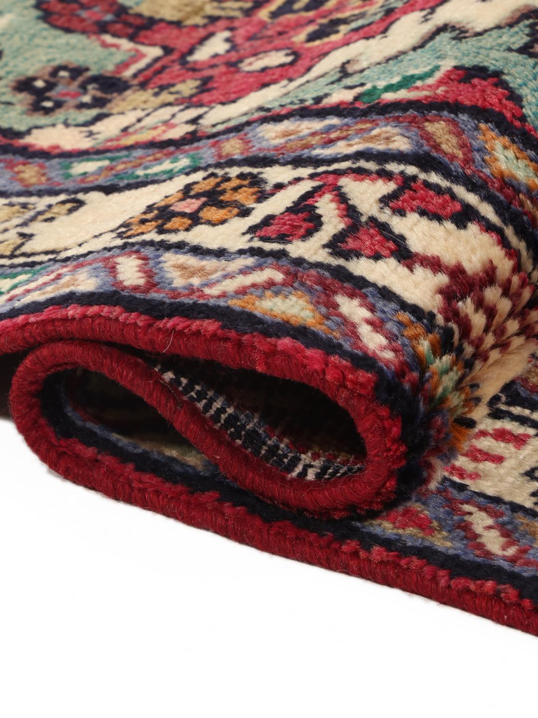 Tapis de couloir Mehraban rouge noué à la main provenant du Moyen-Orient