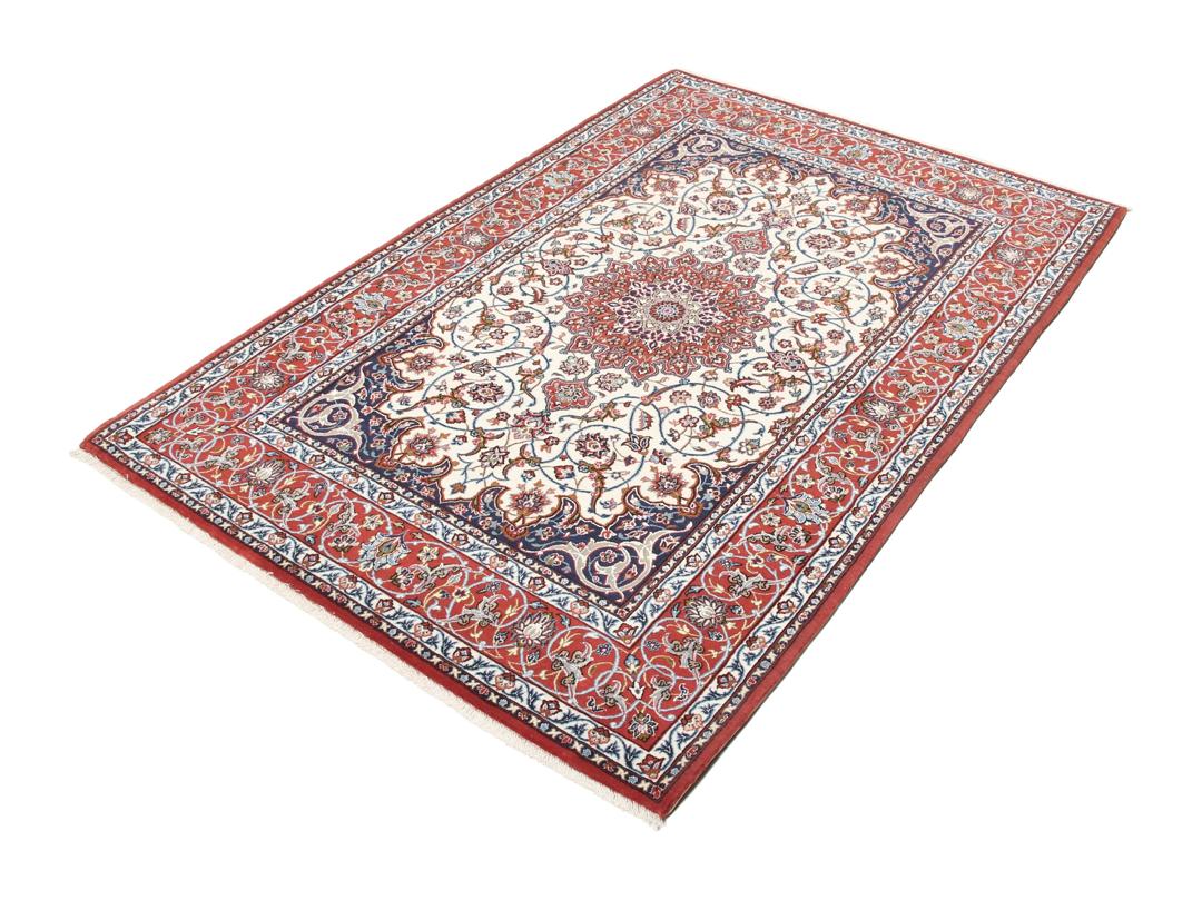 Handgeknoopt Isfahan-tapijt uit het Midden-Oosten in rood en crème