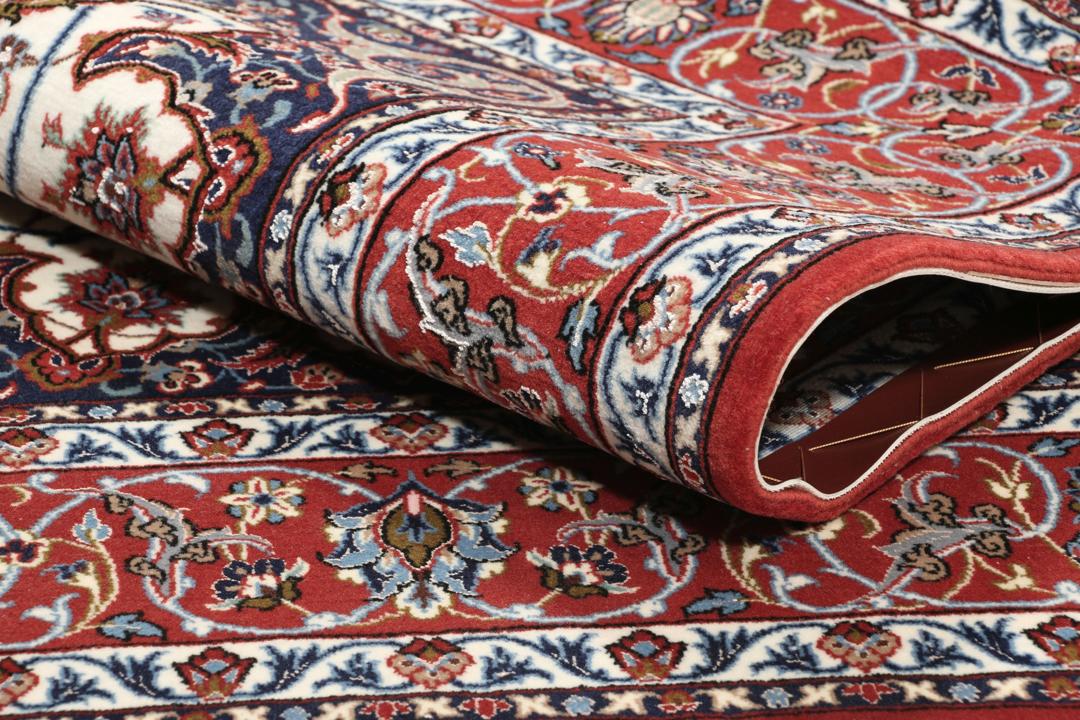 Handgeknoopt Isfahan-tapijt uit het Midden-Oosten in rood en crème