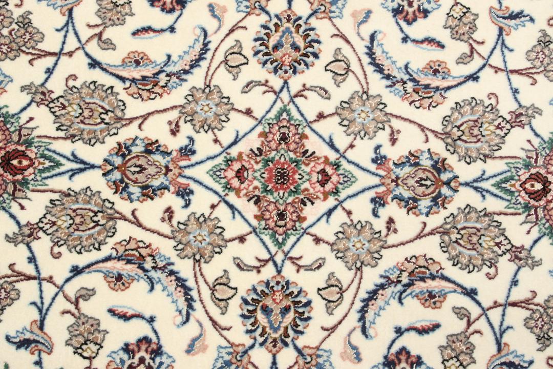 Håndknyttet Isfahan-tæppe fra Mellemøsten med et beige blomstermønster