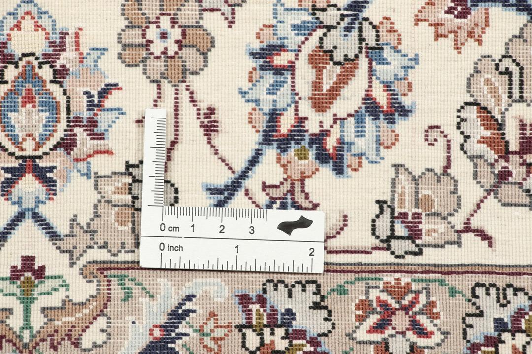 Håndknyttet Isfahan-tæppe fra Mellemøsten med et beige blomstermønster