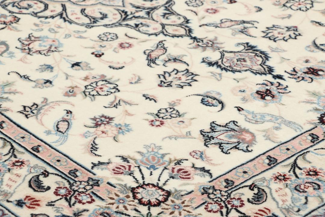 Håndknyttet Ilam Sherkat Farsh-tæppe fra Mellemøsten med en beige bund og blomstermotiver