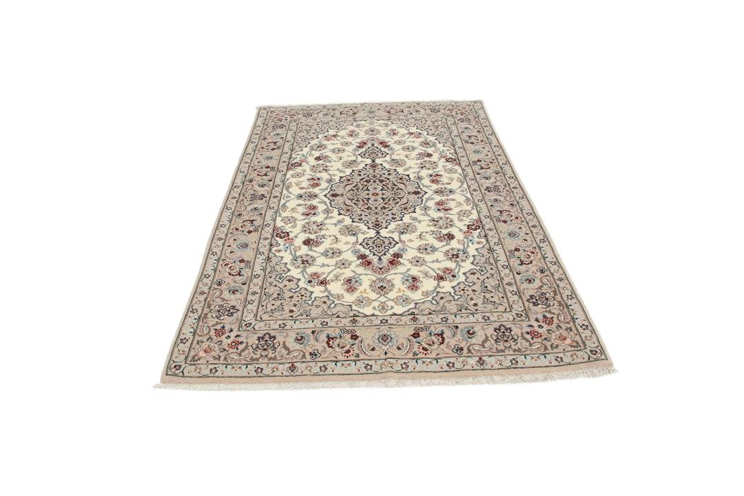 Handgeknoopt Isfahan-tapijt uit het Midden-Oosten in beige tinten
