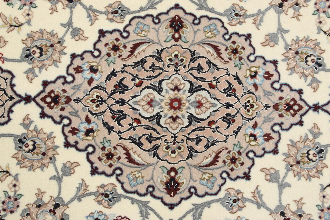 Handgeknoopt Isfahan-tapijt uit het Midden-Oosten in beige tinten