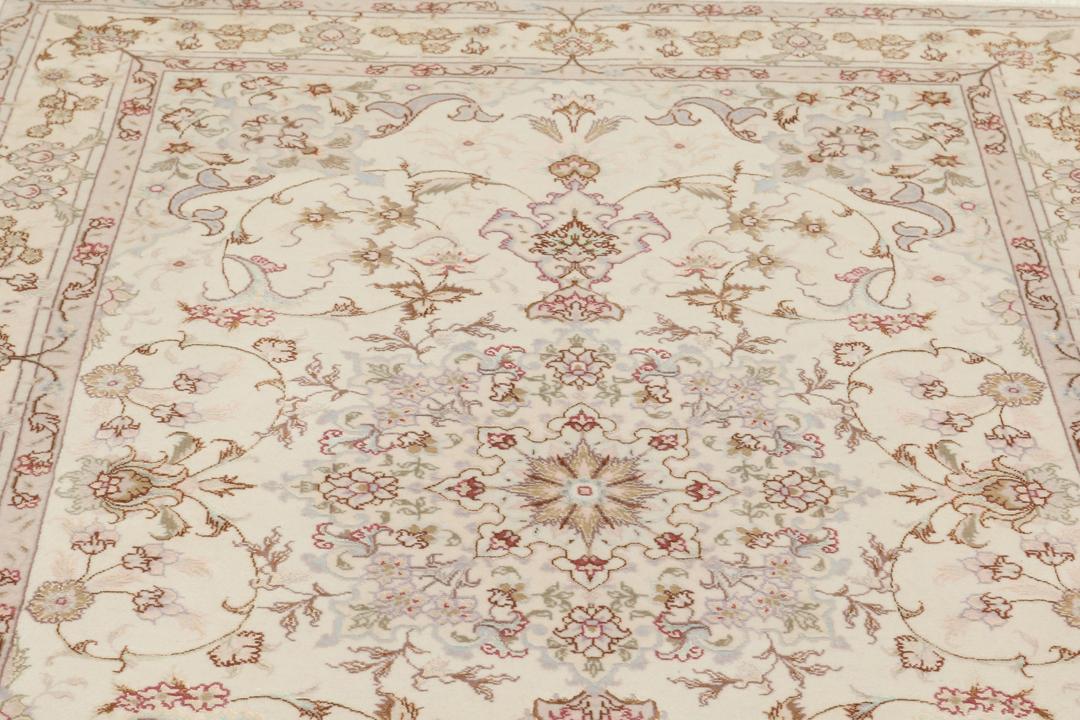 Håndknyttet Tabriz-tæppe fra Mellemøsten i beige