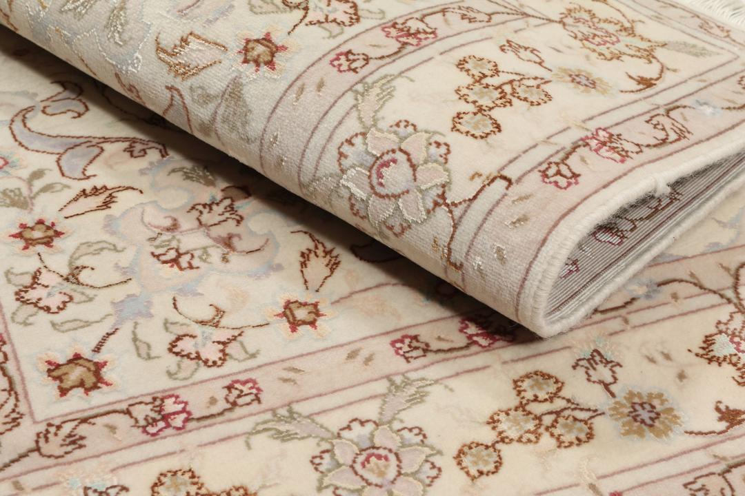Håndknyttet Tabriz-tæppe fra Mellemøsten i beige
