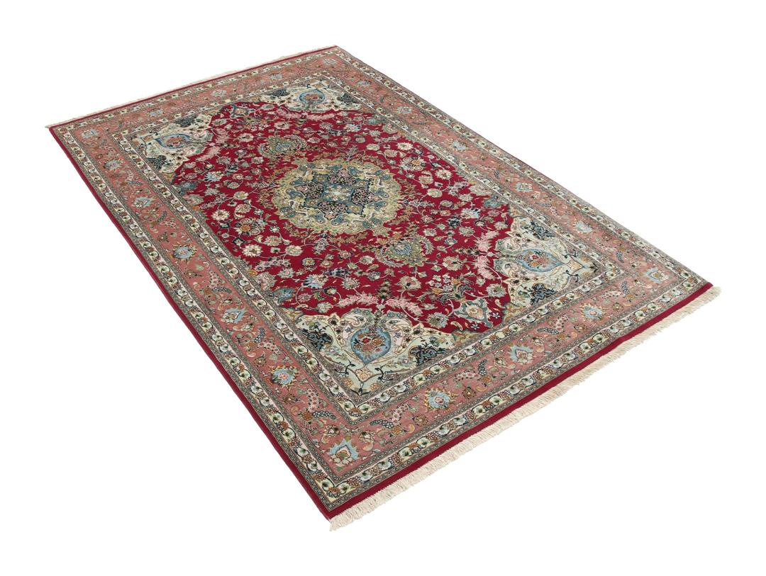 Met de hand geknoopt Tabriz-tapijt uit het Midden-Oosten in rood met bloemmotieven