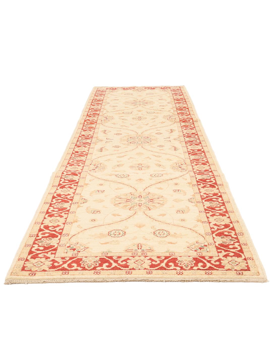 Alfombra pasillera anudada a mano de Pakistán con motivos florales en beige y rojo