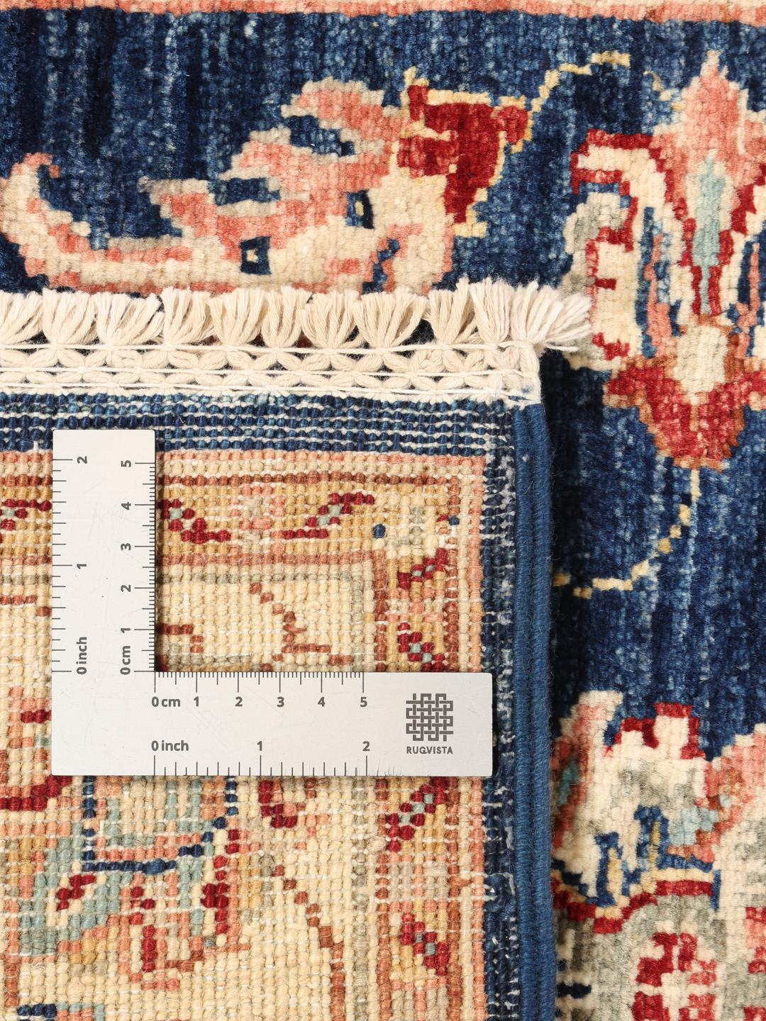 Handgeknoopte Ziegler Ariana loper met een diepblauw veld en bloemmotieven uit Afghanistan
