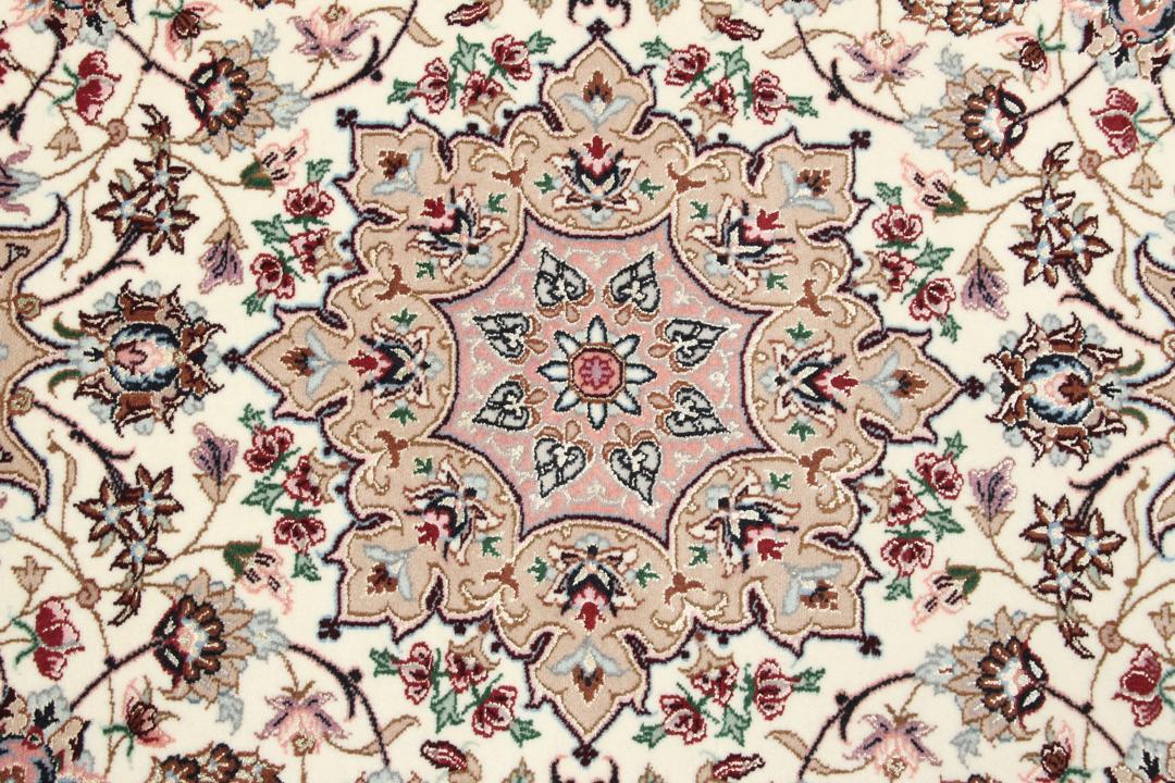 Handgeknoopt Isfahan-tapijt uit het Midden-Oosten met florale patronen in beige en gedempte tinten