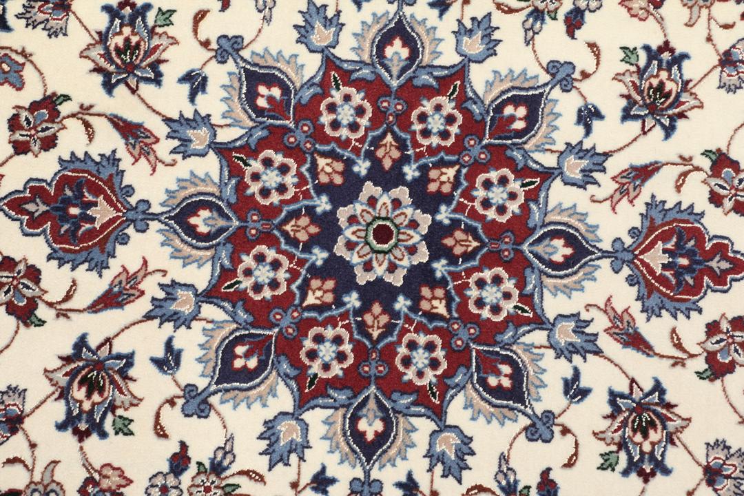 Handgeknoopt Isfahan-tapijt met bloemenmedaillon in multicolor uit het Midden-Oosten